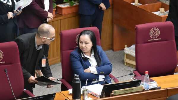 Yolanda Paredes denuncia clima de miedo y censura en el Senado por "la aplanadora del bien"