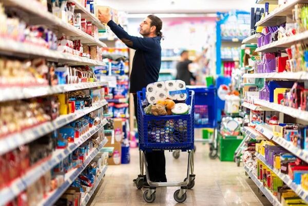 Baja del dólar en Paraguay: Gobierno, empresarios e industriales coinciden en cuidar el bolsillo del consumidor