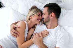 El humor durante las charlas sexuales fortalece el deseo en la pareja - Sexualidad - ABC Color