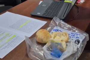 Interceptan vehículo con droga escondida en chipas