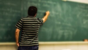 Docente humilló a alumna por su peso frente a la clase, según denuncia