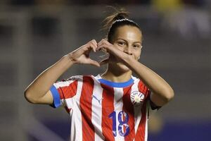Quién es Claudia Martínez, la paraguaya nominada al Balón de Oro - Fútbol - ABC Color