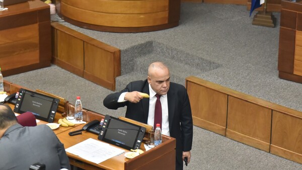 Senado pide celeridad para el proyecto que equipara subsidio de veteranos con salario de un legislador