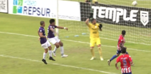 Versus / Metió un insólito gol en contra y ahora le rescindieron contrato