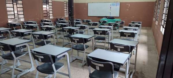 Pupitres escolares son distribuidos de manera gradual en Misiones - Nacionales - ABC Color