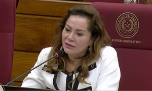 Senadora puso a disposición su cargo en CONADERNA