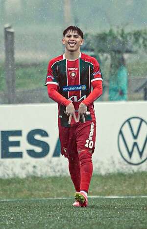 Debut del aregüeño Zárate en Tembetary - Atlético Tembetary - ABC Color