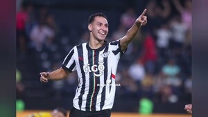 Popular / ¡Pelotero gumarelo realizó un gran festejo para los peques de su barrio!