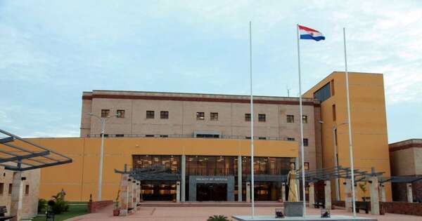 La Nación / Implementan sistema detector de metales en el Palacio de Justicia de Pilar