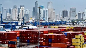 Aranceles de EEUU ya rigen, pero los afectados aún buscan negociar