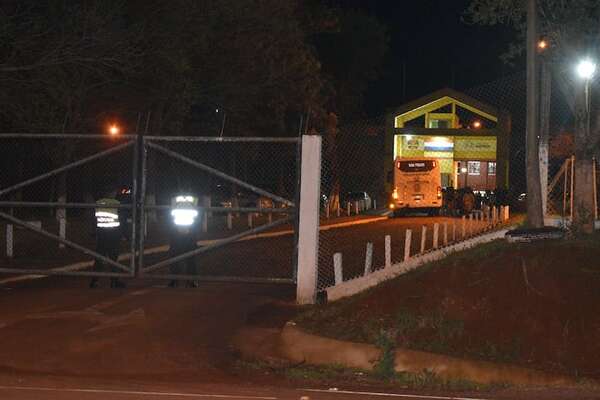 Operación en Cereso de Itapúa: trasladan a más de 40 reclusos a Minga Guazú - Policiales - ABC Color