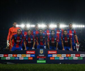 Orlando Gill inició jugada en gol y San Lorenzo derrotó a Vélez para ser líder en su zona