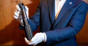 La Nación / Subasta de icónica espada láser de Darth Vader podría alcanzar USD 3 millones