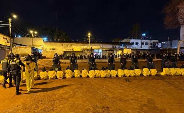 Realizan el segundo traslado masivo de internos como parte del Operativo Umbral