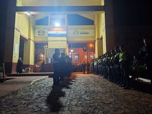 42 REOS CONDENADOS SE TRASLADAN DE ITAPÚA A MINGA GUAZÚ 