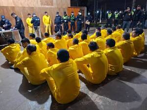 Más de 30 condenados son trasladados de Villarrica a Minga Guazú