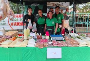 Pequeños productores realizan feria agrícola en San Lorenzo
