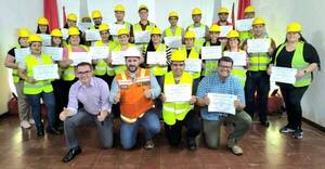Certifican a nuevos profesionales en seguridad laboral en Presidente Franco