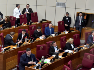 Ley de datos genera polémica nacional