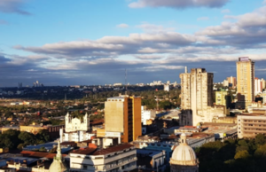 Viernes frío y húmedo con cielo nublado