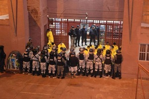 Trasladan 42 reclusos de Encarnación a cárcel de máxima seguridad
