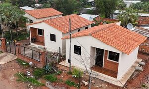 Avanza construcción de 35 viviendas sociales en Limpio e impulsa la economía local - .::Agencia IP::.