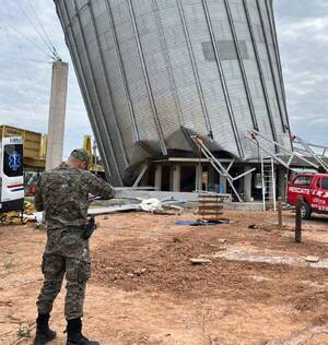 Dos muertos en derrumbe de un silo en construcción en Loma Plata