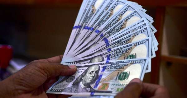 La Nación / Dólar sigue a la baja: cotización va en “marcha atrás” y se ubica por debajo de G. 7.300