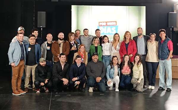 Tana Schémbori y Juan Carlos Maneglia presentan la serie “Solo por unos días” - Cine y TV - ABC Color