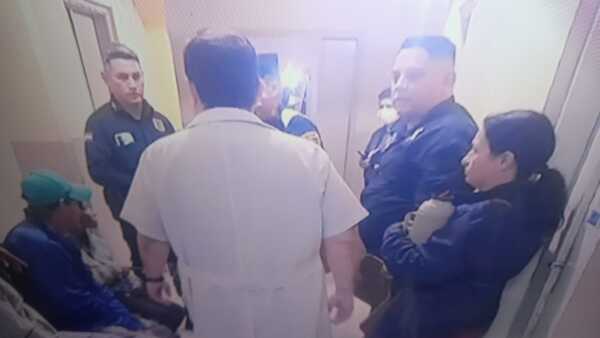 Popular / Bebé se atragantó con caramelo y murió