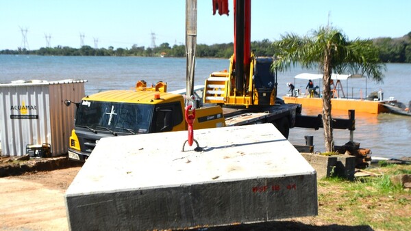 Instalan anclajes para instalación de futura planta solar flotante de Itaipú