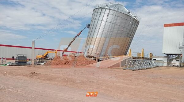“Aparentemente el viento fuerte jugó en contra” refiere fiscal en torno al derrumbe del silo en Loma Plata
