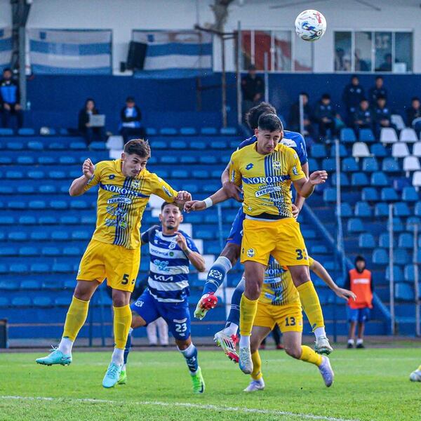 2 de Mayo 0-Trinidense 2: Otro paso al cupo continental - Fútbol - ABC Color