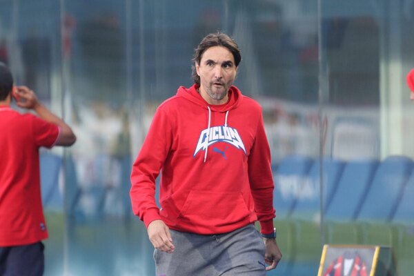 Versus / Martínez atribuye a la "falta de frescura" y "desgaste emocional" el mal partido ante Nacional