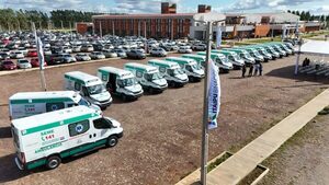 El Gobierno entregó 30 nuevas ambulancias para Caaguazú | Unicanal