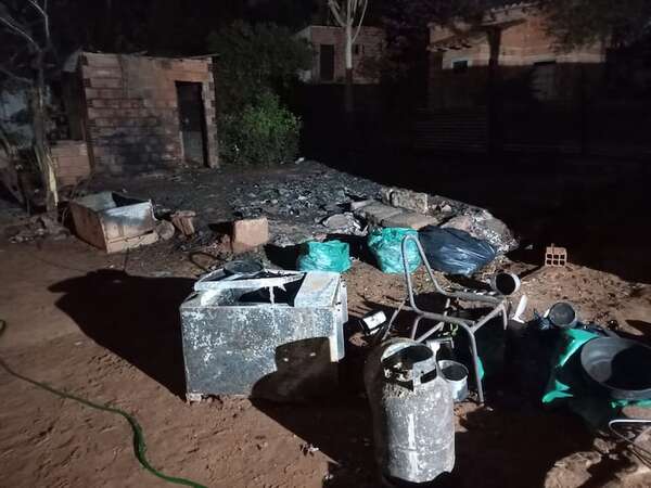 Video: familia de Luque pierde todo en un incendio y pide ayuda para reconstruir su hogar - Nacionales - ABC Color