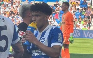 Versus / Diego Gómez arrancó de titular, pero...