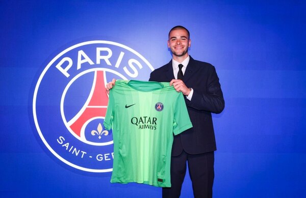 Versus / PSG hace oficial el fichaje del arquero Lucas Chevalier
