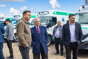 Rodomaq S.A. refuerza la red sanitaria de Paraguay con la entrega de 30 ambulancias IVECO Daily a Itaipú Binacional - Amigo Camionero