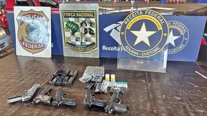 Paraguaya detenida con pistolas y fármacos ilegales en el Puente de la Amistad - ADN Digital