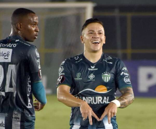 Milton Maciel anota para el Antigua en Guatemala - Fútbol Internacional - ABC Color