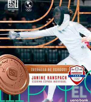 Podio en esgrima con bronce de Janine Hanspach en espada - La Tribuna