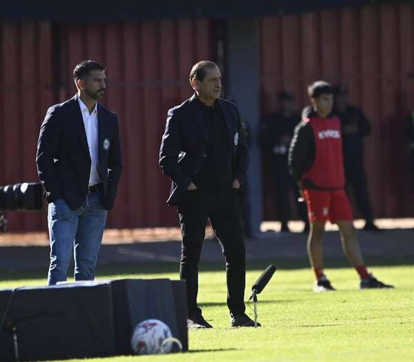 Emiliano Díaz: “fuimos un desastre todos, lo único que tenemos que hacer es pedir disculpas por esta vergüenza” - Olimpia - ABC Color
