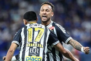 Versus / Gustavo Caballero se viste de héroe y guía la gran remontada de Santos ante Cruzeiro