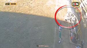 Popular / (VIDEO). Pelotero murió en un Hospital tras desvanecerse en la cancha