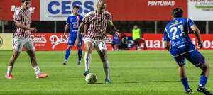 El Rayadito goleó sin contemplaciones a Carapeguá y subió al cuarto lugar - La Tribuna