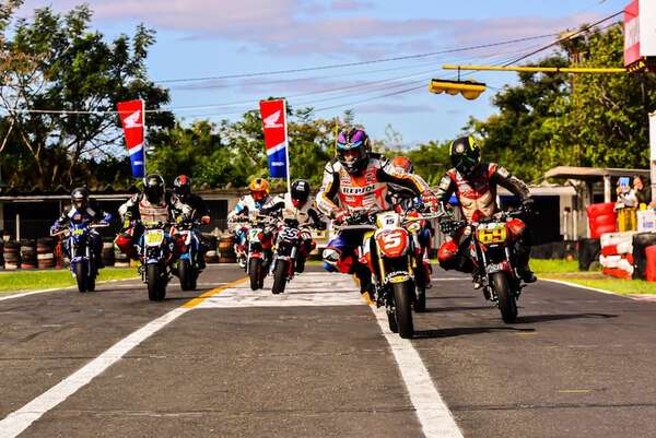 Moto Velocidad-AMVP: Apasionante 4ª fecha - ABC Motor - ABC Color