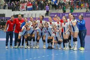 “Guerreritas” vencen a charrúas e ilusionan a todo un país - La Tribuna