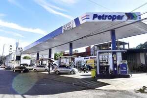 Petropar reduce precios de combustibles y se espera la reacción de emblemas privados - Economía - ABC Color