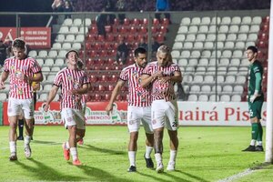 Versus / San Lorenzo se arrima con fuerza a los puestos de vanguardia